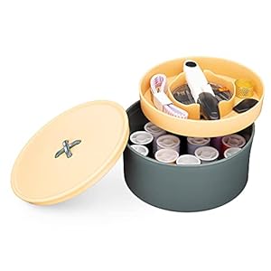 Navaris naaidoos met inhoud – Ronde box met naaispullen – 13 cm x 6,5 cm – Naaisetje met accessoires – Knoop design…