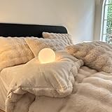 Tissu ultra-doux : Fabriqué en fausse fourrure courte ultra-douce sur le devant et en velours au dos, cet ensemble de literie en fourrure est bien aéré, agréable pour la peau et confortable. Particulièrement adapté aux personnes qui dorment à même la peau, son design uni unique offre une texture visuellement attrayante et tactilement agréable, alliant harmonieusement style et confort.