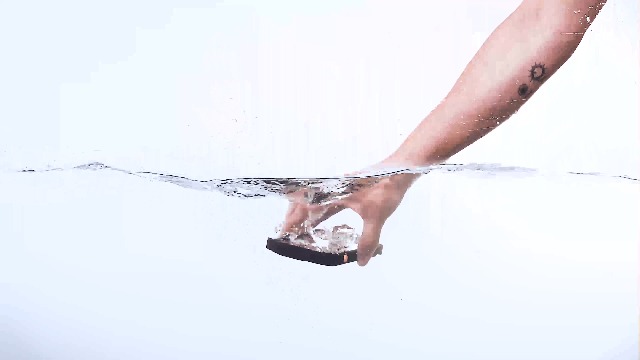 Amazon | CASETiFY バウンス エクストリーム MagSafe対応 iPhone 15