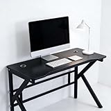 Options multi-tailles pour des espaces polyvalents : disponible en différentes tailles, de compact à grand, ce bureau s'adapte aux dortoirs, bureaux à domicile ou salles de jeux, offrant une grande surface pour les écrans, claviers et accessoires de jeu pour équilibrer l'espace et la fonctionnalité en fonction de votre espace.