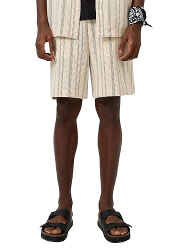 Short de jogging aspect crochet ideal pour vos journees d'ete et plage