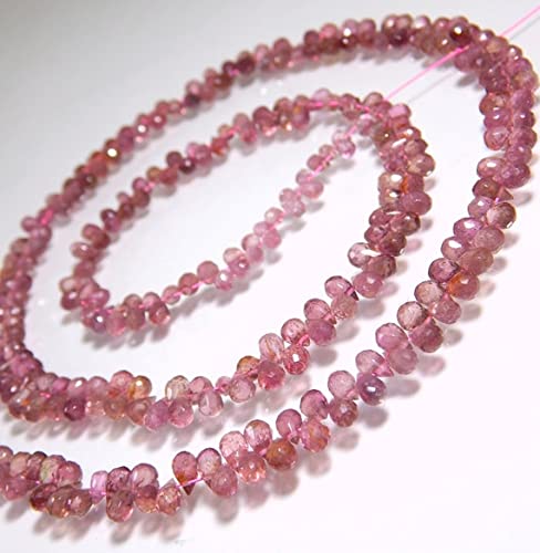Tourmaline rose en goutte pour bijoux de créateurs symbolisant la tendresse