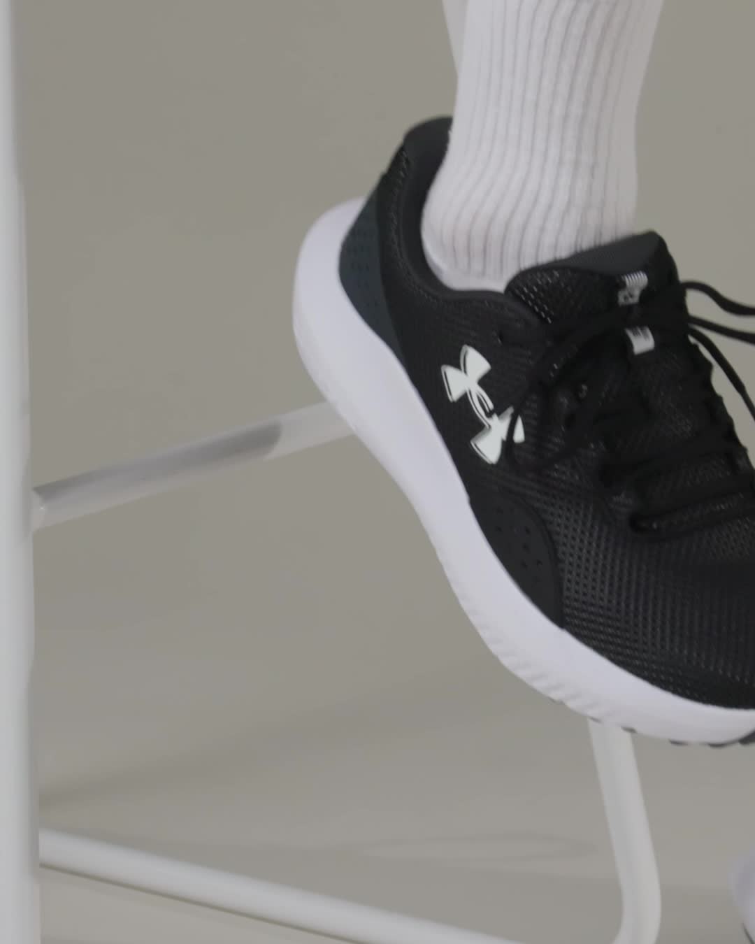 Amazon | [Under Armour] UA Charged Surge 4 EXTRA WIDE Black
