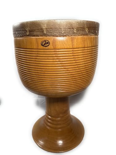 Tambour en bois instrument percussion avec dessus cuir traditionnel