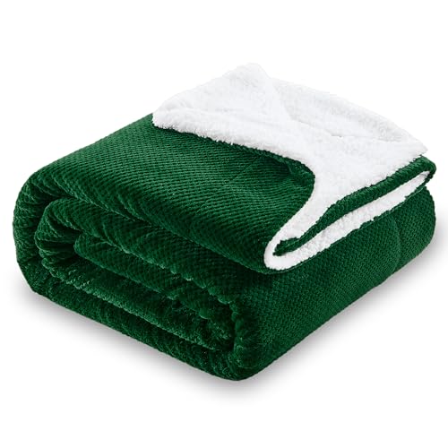 SOCHOW Coperta in Pile Sherpa Waffle, Coperta in Peluche Reversibile Super Soft Fuzzy Calda, Leggera e Soffice per Divano Letto Verde Scuro 150 x 200 cm