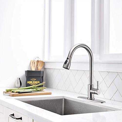 Kitchen Faucet, Single Handle Stainless Steel Kitchen Sink Faucet with Pull Down Sprayer, Pull Out Kitchen Faucets, Faucets for Kitchen Sinks
