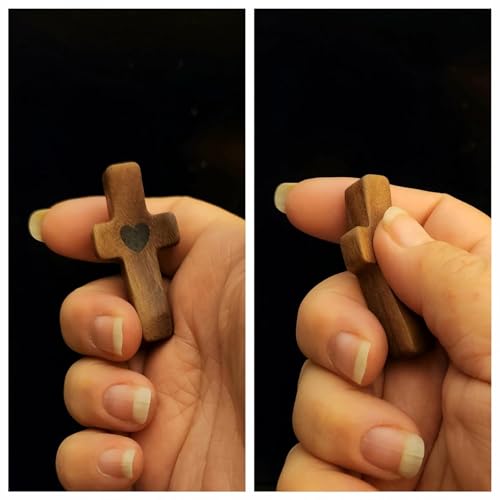 7 Stück Geschnitztes Holzkreuz, Handgehaltenes Schutzkreuz aus Holz, Jesus-Kreuz in Herzform zum Stressabbau, Daumenkreuz zum Gebet, Christliche Geschenke für Andachtsgebete, Taufe, Kommunion