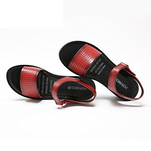 Sandales en cuir souple pour les balades d'été et vacances à la mer