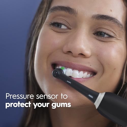 Image of Oral-B Pro 500 Electric Toothbrush with (1) Brush Head, Rechargeable, Black