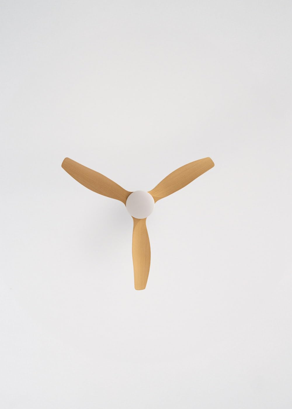 CREATE / WINDCALM S/Ventilador de techo ABS con luz verde sage efecto aspas madera clara con Wifi y mando / 40W, Silencioso, Ø112 cm, 3 temperaturas de luz, temporizador, función verano-invierno