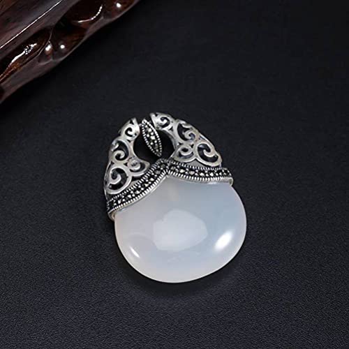Pendentif néphrite en argent avec calcédoine blanche | Bijou d'exception fait main