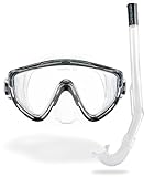 La máscara cuenta con una lente única de vidrio templado, hebillas ajustables y una correa dividida para asegurar un ajuste cómodo. El faldón de silicona garantiza un sellado perfecto y cómodo sin necesidad de apretar la correa de la cabeza.