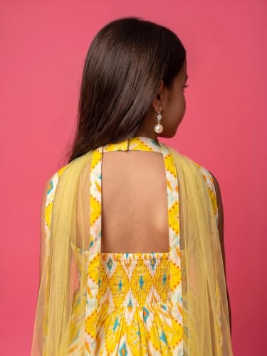 Image of Nautinati Girls Nauti Nati Girls Printed V Neck Pure Cotton Kurti With Sharara Dupatta