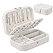 Produktbild AMAYGA Schmuckkästchen Damen Schmuckkästchen Reise PU-Leder Schmuckkoffer Klein Schmuckbox Reise Schmuck Aufbewahrungsbox Schmuckkästchen für Mädchen Damen-Weiß