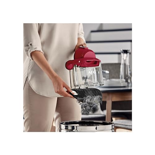 AEG Staubsauger Beutellos, Ideal für Haustierbesitzer, Zusatzdüsen + Spezialdüsen-Set für Tierhaare, 750 Watt, 9 m Aktionsradius, 1,4l Staubbehälter, Waschbarer Hygiene Filter, Leise, Rot, LX7-2-CR-A