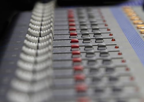 Yamaha MG16XU 16-Input 6-Bus Mixer with Effects