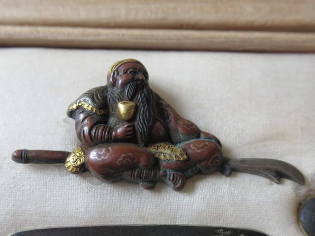 未使用江戸後期◆金工『中川一匠』刀装具 表：槍と老人 裏：山・松・家 風景片切彫 Amazon.co.jp: □ 1860年頃(江戸後期)□金工 中川一匠 刀装具 表：槍と