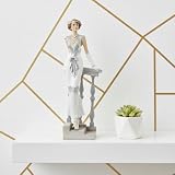 Comfy Hour Glamour Elegance Kolekcja damska w stylu wiktoriańskim, stojąca dama opierająca się o schody poręcz kolekcjonerska figurka, wysokość 33 cm, srebrna, żywica poliestrowa