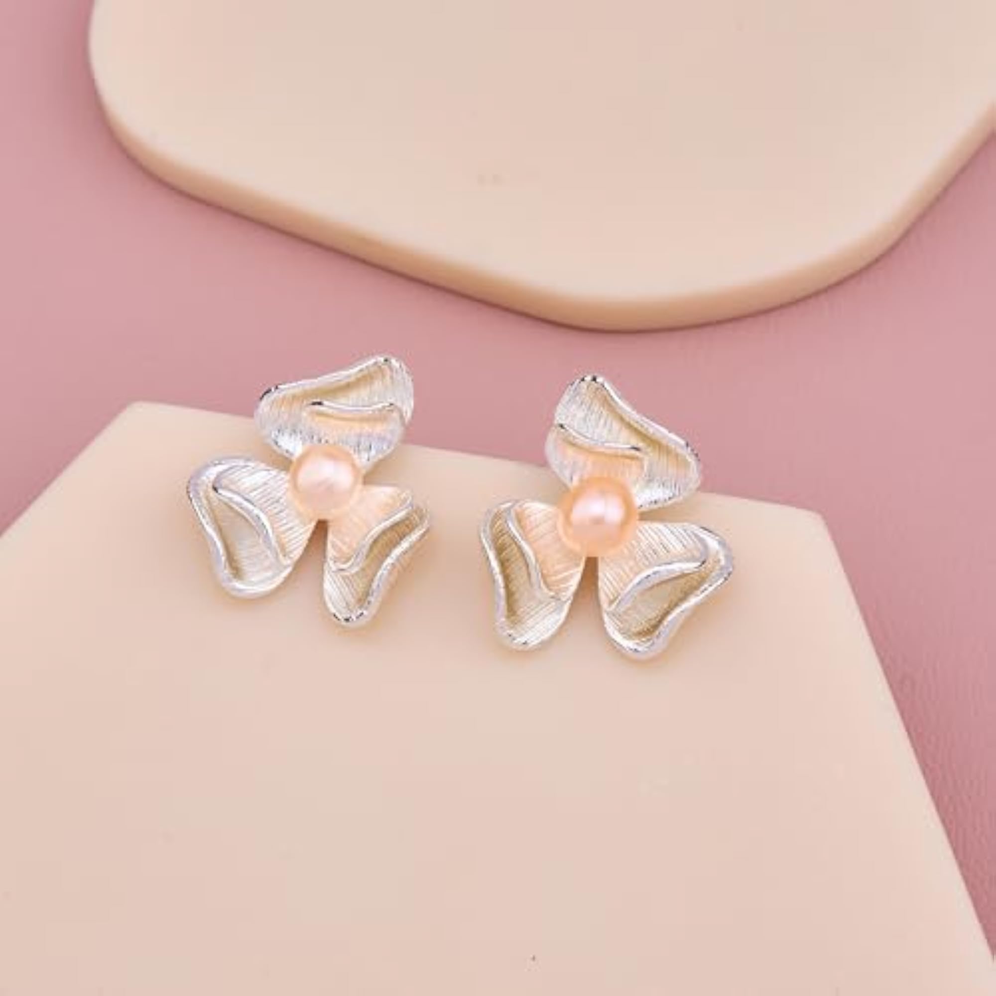 Women's Pearl Flower Stud Earrings, Elegant Design