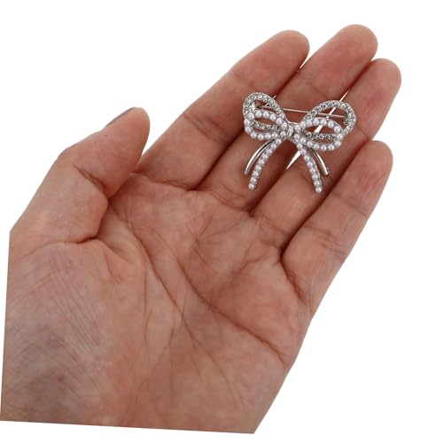 Broche papillon pour accessoiriser une robe de soirée - 3