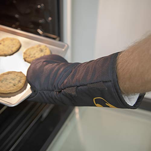 DC Batman Oven Mitt Set with Bat Symbol Design - Heat Resistant - 100% Cotton - Pair - Thumbnail 6