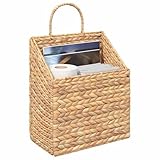 【Rangement Décoratif Rustique】 Ce panier suspendu est la combinaison parfaite entre praticité et charme. Mesurant 30 x 17,5 x 38 cm, il est idéal pour ranger des objets de la maison tout en ajoutant une touche d'élégance à n'importe quelle pièce. Fait en jacinthe d'eau, il est écoresponsable et possède une jolie texture et une couleur marron qui s'adaptent bien aux styles vintage et modernes. Imaginez-le en train d'organiser votre salon ou votre chambre sans effort.