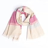 ★ Las bufandas combinan mejor con la ropa que usa cuando hace frío, como abrigos, suéteres, vestidos y trajes. Por lo tanto, este tipo de adición al vestuario generalmente ocurre más en otoño e invierno, y algunos en primavera.
