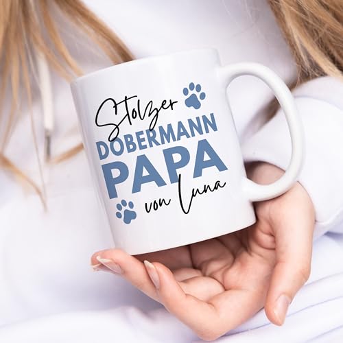 Dobermann Tasse Hund personalisiert Tasse mit Namen Hundepapa Geschenk Hundebesitzer Hunde Hundetasse Kaffeetasse aus Keramik 330 ml