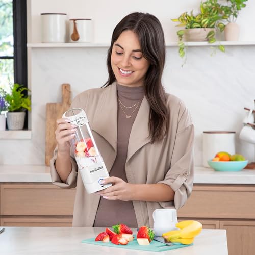nutribullet Portable Blender in White - Powerful Extractor Blade, 475ml Cup, To-Go Lid, USB-C Charging Cable & User Guide - Delivers 15+ Blending Cycles - Healthy Shakes On The Move - Image 12