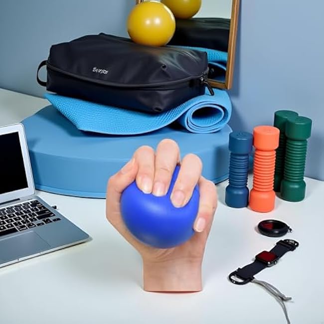 Blue Elastic Finger Strengthening Grip Ball, Wrist Exercise Ball Finger Strengthening Grip Ball Squeeze Training Tool, Finger Exerciser Ball