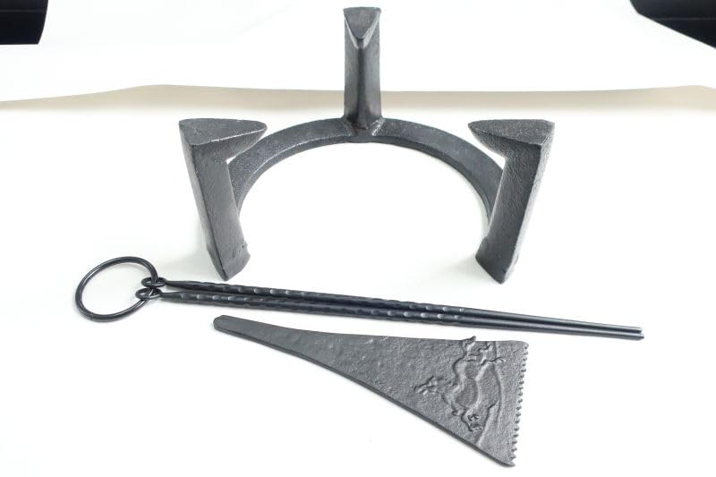 Amazon｜火箸、灰ならし、五徳、3点南部鉄セット、（大型火鉢用