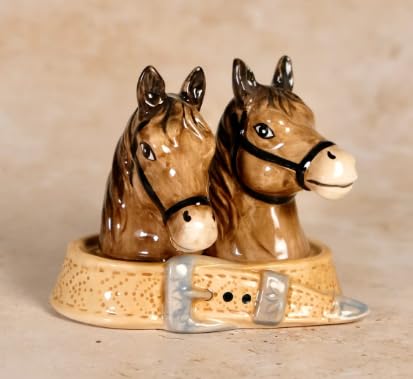Ensemble sel et poivre chevaux sur pied en métal pour décoration de table champêtre