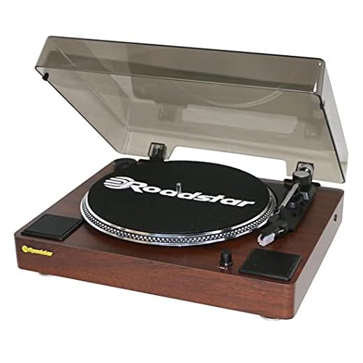 Roadstar TT-260SPK skivspelare med högtalare, 3 hastigheter (33/45/78 varv/min) med autostopp och AUX-in och linjeutgång anslutningar, träfärger