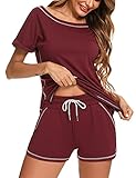 【Características】Conjunto casual de dos piezas de camiseta corta y pantalón corto con bolsillos. Con diseño clásico de cuello barco, decoración de línea de color en contraste, pantalón corto con banda elástica ajustable y bolsillos. El dobladillo de la camiseta tiene aberturas, el frente es corto y la espalda es larga, mostrando completamente tu encantadora figura. Es uno de los trajes imprescindibles en tu armario de verano.