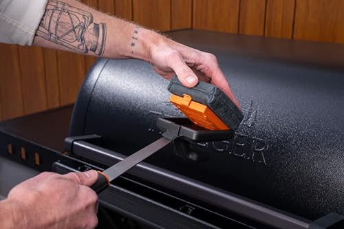 Traeger Grills Steam N' Clean Grill Brush, Bristle-Free, Dishwasher-Safe | Bristle-free steam cleaning safe for stainless steel grates, porcelain grates and flat top griddles; dishwasher-safe head - image 6