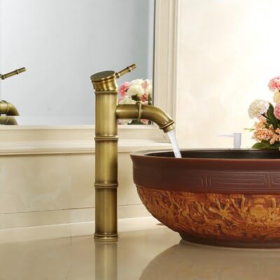 Robinet en laiton antique pour rénover un lavabo avec élégance