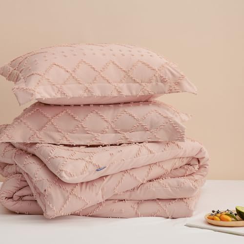 Image of Bedsure Queen Comforter Set - Coral Pink Comforter, Boho Tufted Distressed Vintage Bedding for Kids, 3 Pieces Farmhouse-Style Bed Set for All Seasons, Fluffy Soft Bedding with 2 Pillow Shams