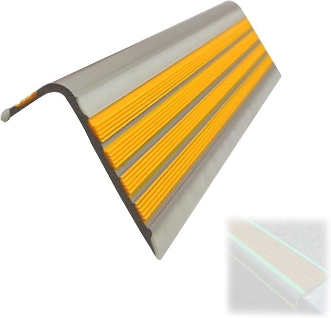 Bande d'angle en caoutchouc jaune luminescente pour sécuriser les escaliers de la maison