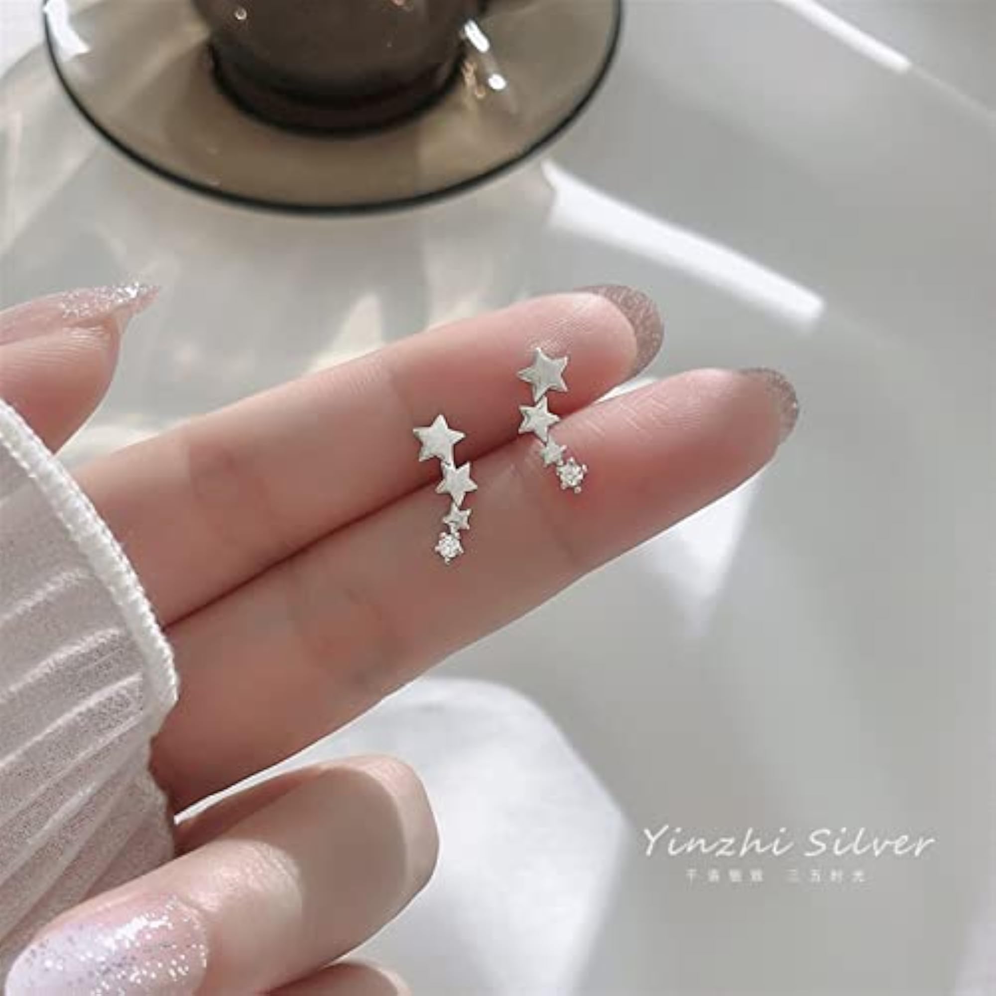 Women's Gold U-Shaped Curved Clip Earrings