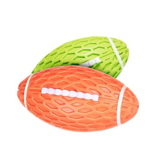 AUSCAT 2 Stück Hundespielzeug Ball Quietschend, 10.3cm Hundeball für Mittlere & Kleine Hunde, Quietschspielzeug Football-Form aus Naturkautschuk, Grün und Orange Rugby