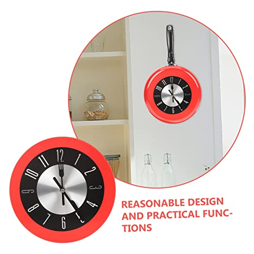 Reloj de pared en forma de sartén roja para decorar la cocina y el salón 3
