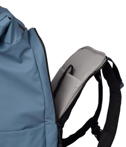 KCB Mochila Antirrobo Grande de Hombre Skid | Diseño Espacioso y Práctico | Bolsillos Multiusos | Compartimento para Portátil y Tablet | Asas Ajustables | 100% Vegano | Color Agua - imagen 6