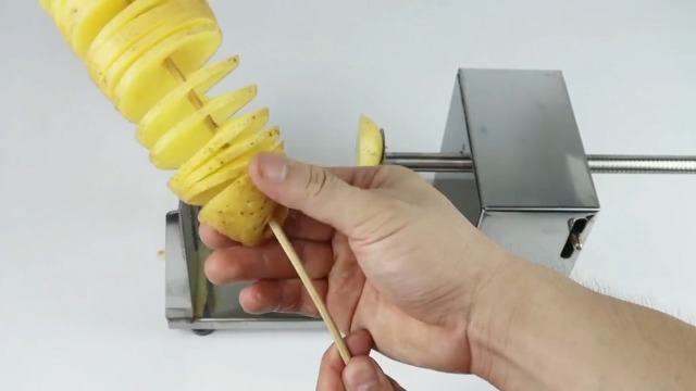 Tornado Spiral Potato Cutter, AITRAI Manual Stainless Steel Twisted Potato Curly Fry Cutter for Potatoes Carrots Cucumbers