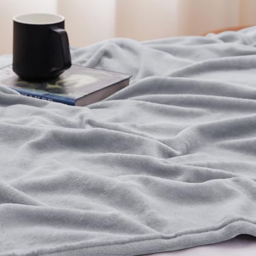 WAVVE Kuscheldecke Flauschig Decke Fleecedecke - Sofadecke 150x200 cm Warm Wohndecke Couchdecke, Hellgrau Decke Weich Sofaüberwurf XL