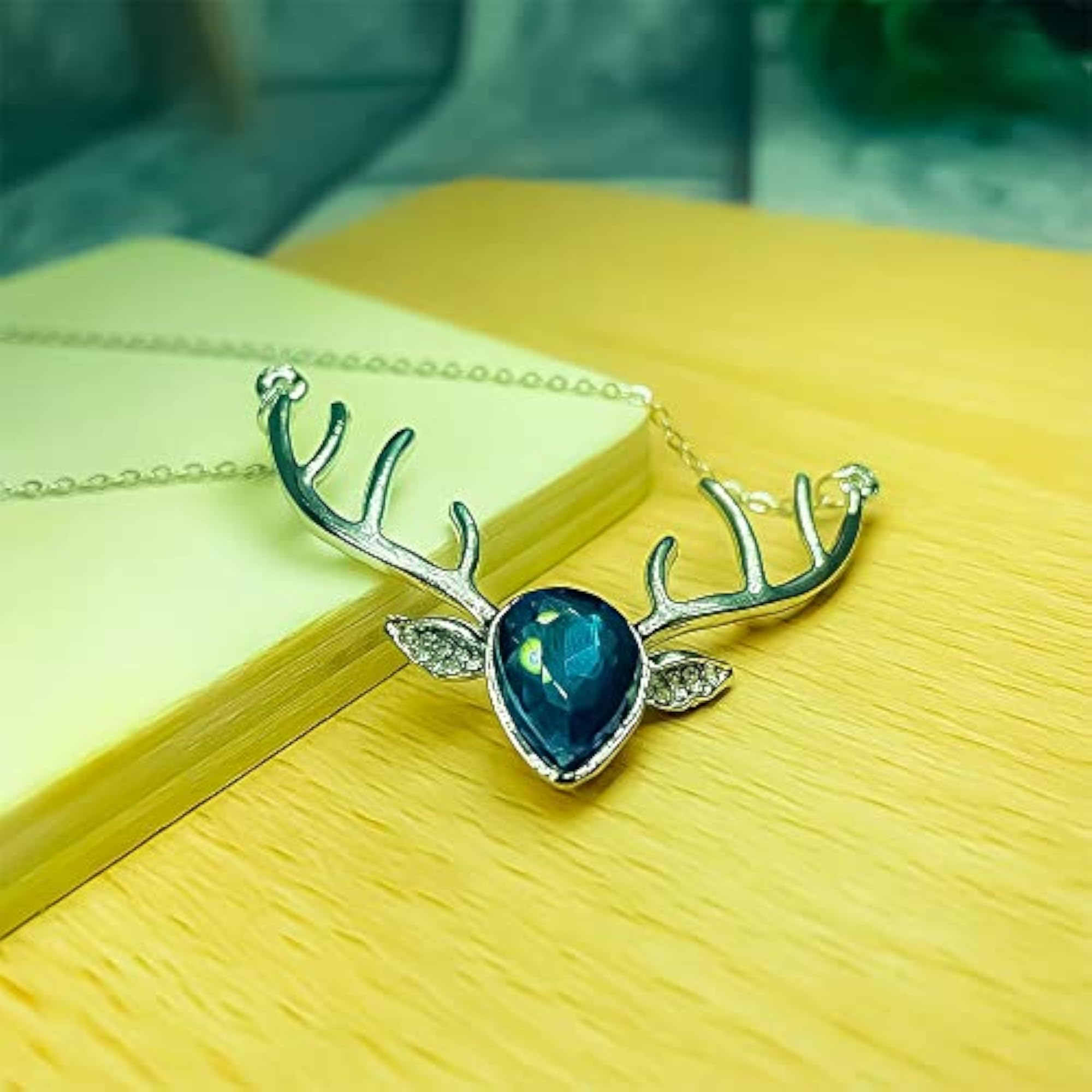 Silver Plated Deer Horn Design Pendant for Animal Lovers