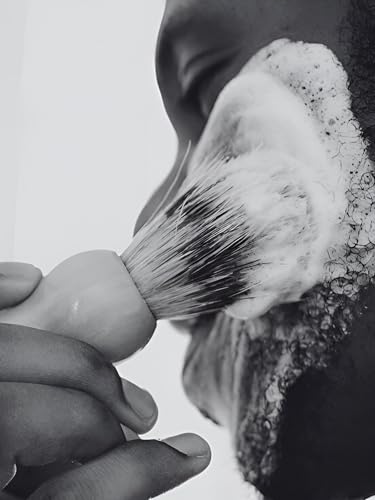 daimon barber age defence shave cream for men moisturises reduces shaving irritation and improves the appearance of tired skin with coconut oil and aloe vera 100ml