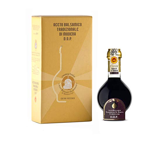 L'Aceto Balsamico Tradizionale di Modena DOP Extravecchio è ricavato direttamente dai vigneti dell'azienda Acetomodena da uve Trebbiano e Lambrusco, che fermentano e maturano in botti id differenti legni