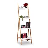 Detalles: estructura de bambú y baldas de dm resistentes; la estantería mide unos 145x45x42 cm