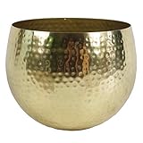 maceteros laton Esta maceta de metal mide 22 cm de ancho x 18 cm de alto. El diámetro interior es de 20 cm (por lo que cualquiera de nuestras plantas con un diámetro de maceta inferior a este se ajusta perfectamente). Está hecho de metal con un acabado de latón martillado.