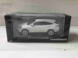 Amazon.co.jp: Toyota Harrier Mini Car 130 Scale Diecast